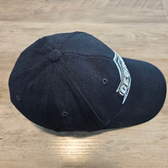 Vintage Georgia Bulldogs Fitted Hat Cap Black Gray Spell Out UGA Embroidered TOW - Picture 4 of 9